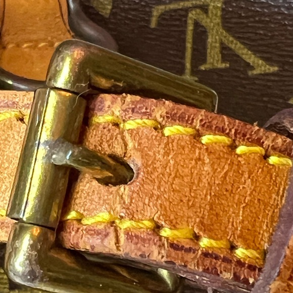 LOUIS VUITTON LV St. Cloud Monogram Crossbody Bag PM - Picture 10 of 13